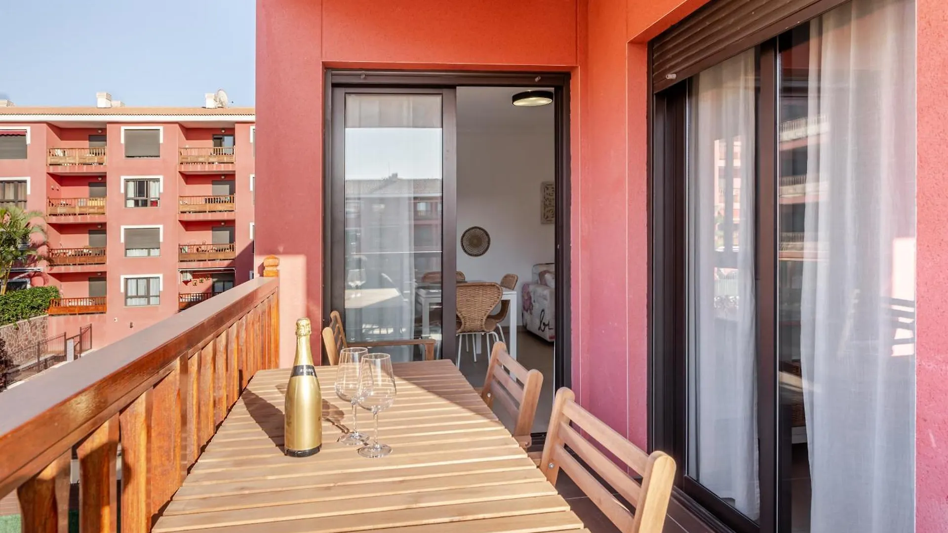 شقة El Mocan Deluxe House - Padel, Pool & Terrace أرونا