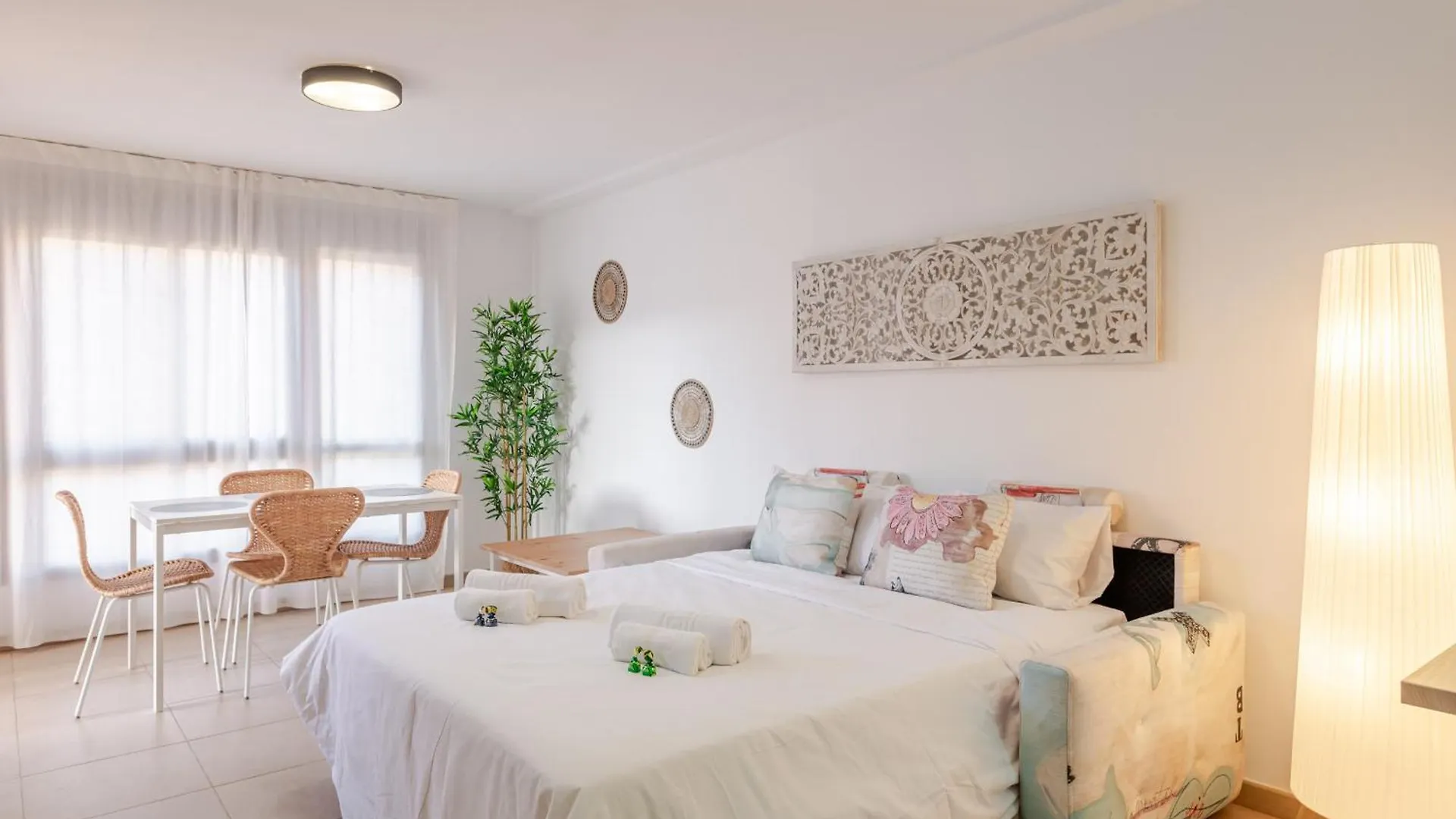 El Mocan Deluxe House - Padel, Pool & Terrace أرونا