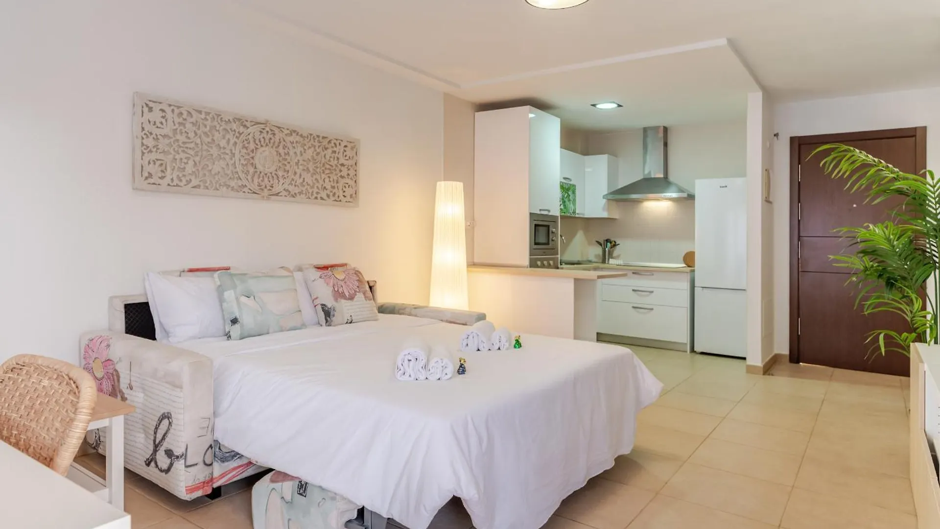 El Mocan Deluxe House - Padel, Pool & Terrace أرونا شقة