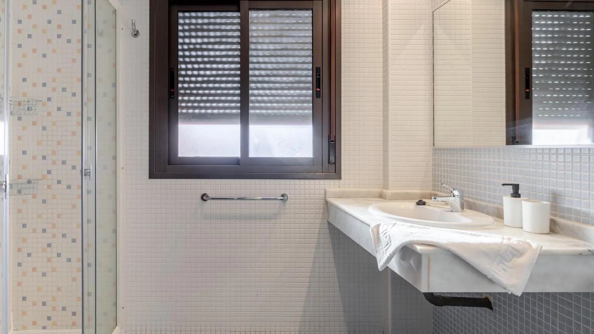 El Mocan Deluxe House - Padel, Pool & Terrace أرونا