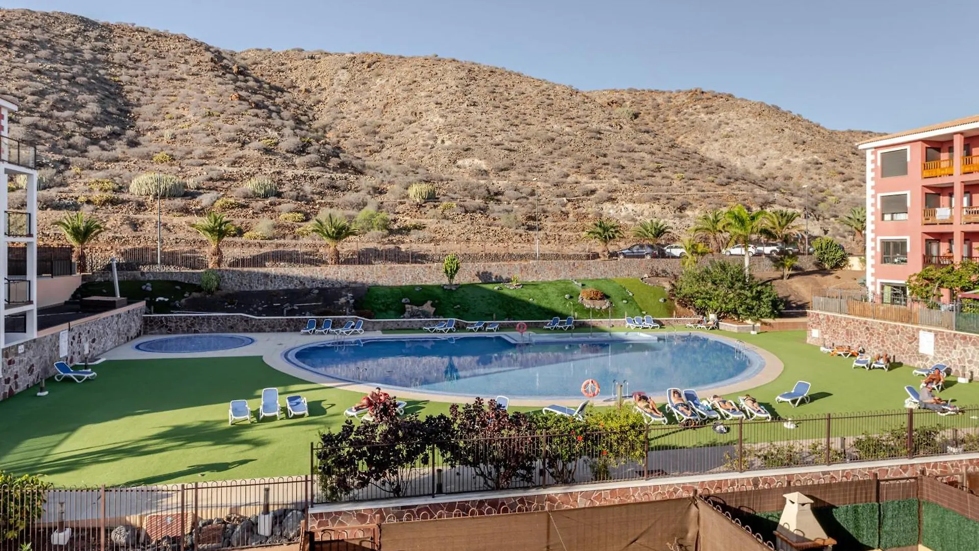 El Mocan Deluxe House - Padel, Pool & Terrace أرونا 0*,