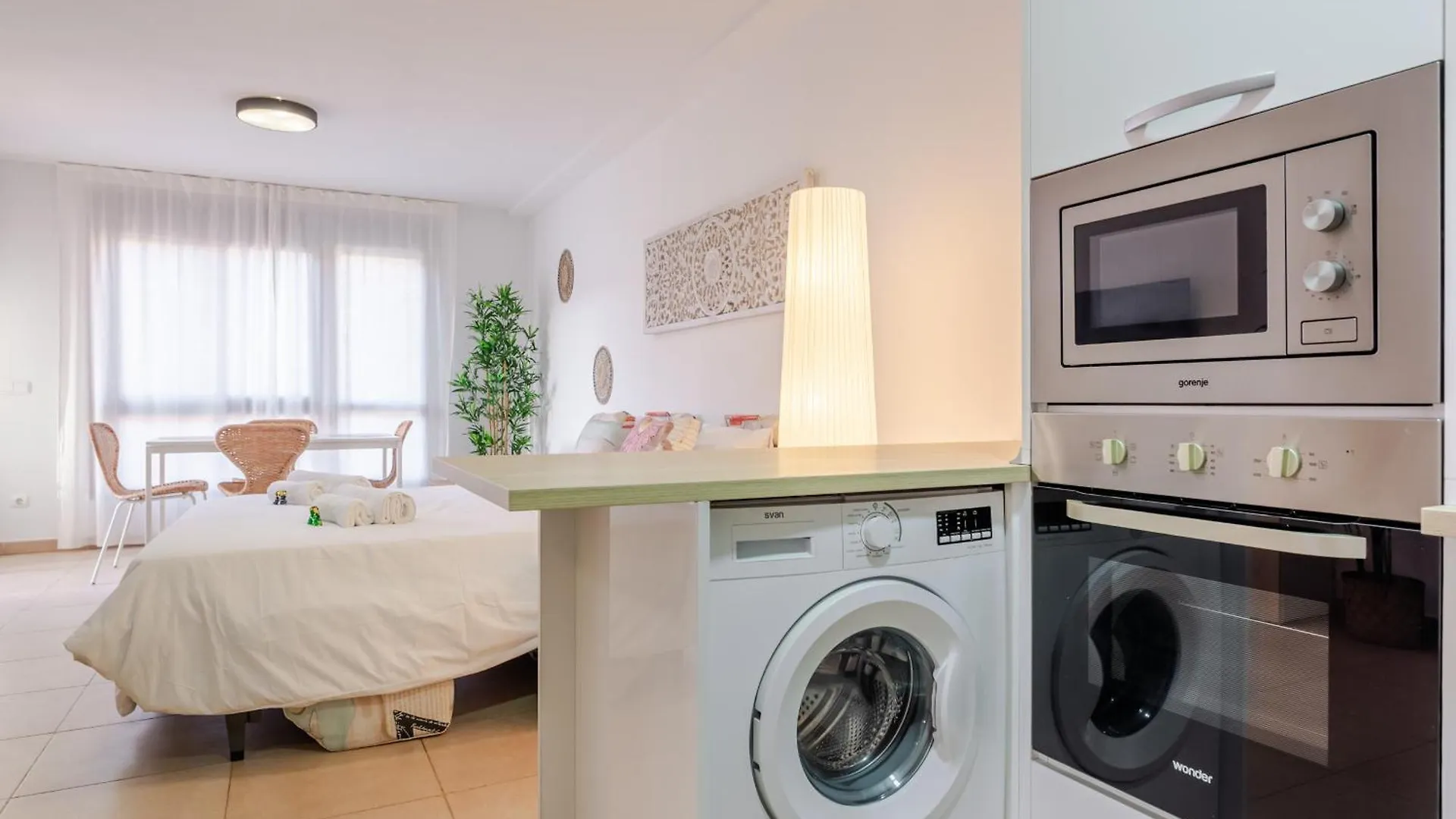 El Mocan Deluxe House - Padel, Pool & Terrace أرونا