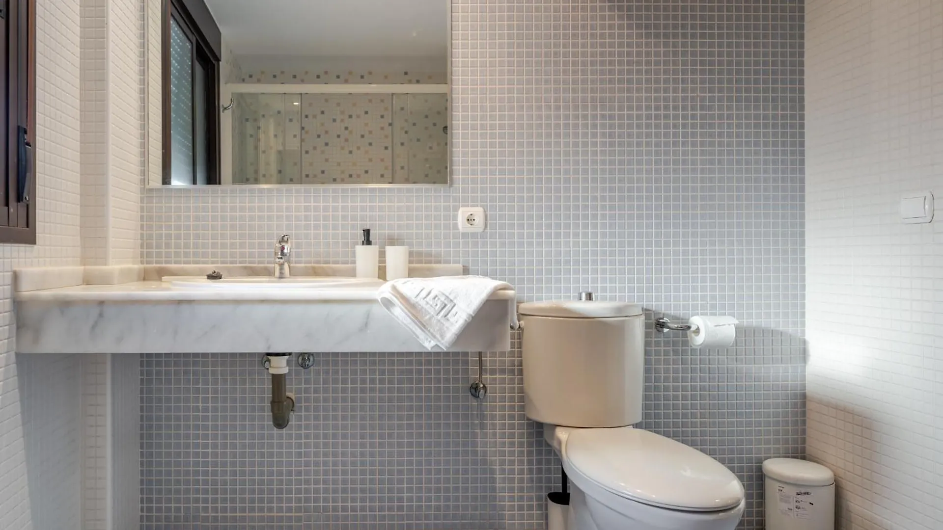 شقة El Mocan Deluxe House - Padel, Pool & Terrace أرونا